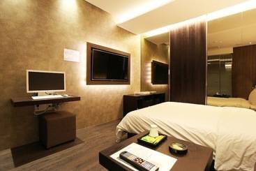 Motel Seoul National University Station Dam