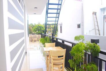 پانسیون Sunshine Ha My Beach Villa