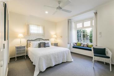 119 On Georges Bed And Breakfast