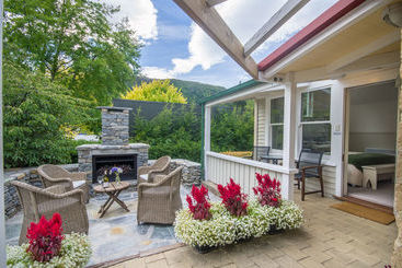 민박 Arrowtown Lodge