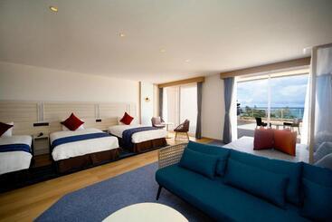 Отель Breeze Bay Marina