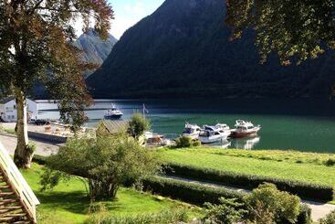 בית מלון כפרי Mundal