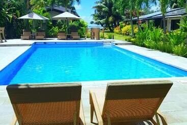 هتل Muri Beach Resort