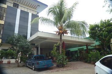 هتل Reyna S The Haven And Gardens