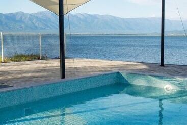 هتل Romantique Plaza Dojran