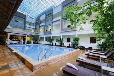 هتل Sihanoukville Plaza