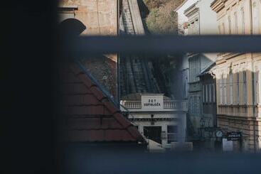 פנסיון Ilica Luxury Center