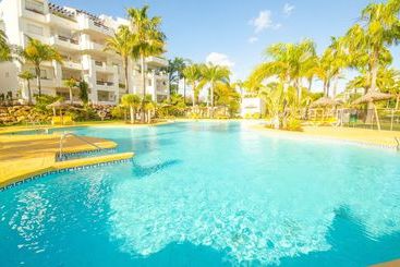 هتل Galindo Beach