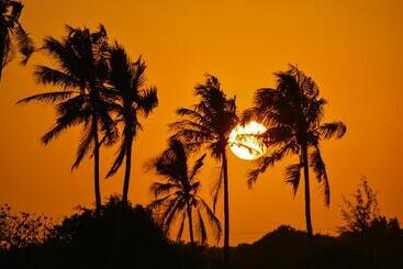 酒店 Reef & Beach Resort