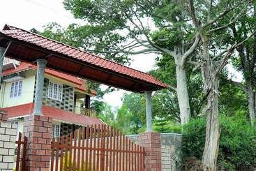 فندق Silvermount Holidays