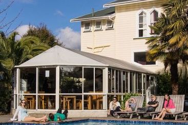 فندق على الطريق Apartments Paradiso