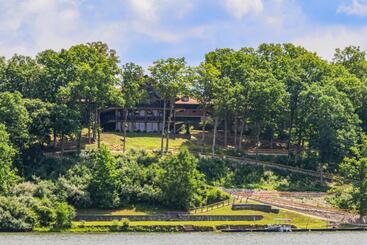 리조트 Burr Oak Lodge And Conference Center
