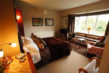 The Stanage Bed And Breakfast