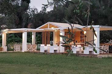 Апарт-отель Amelia S Garden