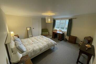 Beautiful 2bed Cottage In Knowle St Giles Nr Chard