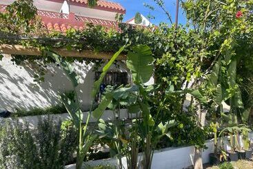 تختخواب و صبحانه La Posada De Trafalgar