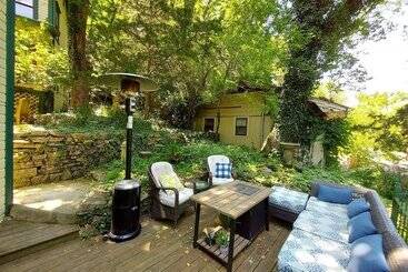 The 1883 Peabody House Bed & Breakfast