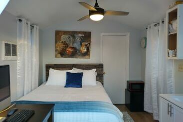 コテージ Cleo S Village, Blue Ridge Mountain Tiny House Village Cabin By Redawning
