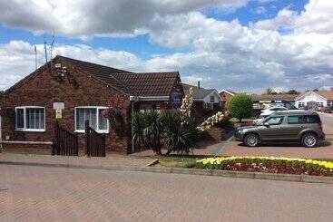 Lovely 4 Berth Caravan On 7 Lakes Country Park At Crowle North Lincolshire