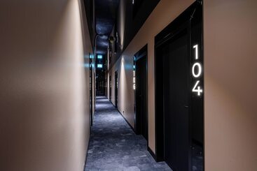 هتل Am Beatles Platz