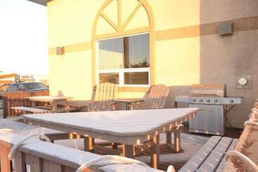 酒店 Aurora Park Inn & Suites