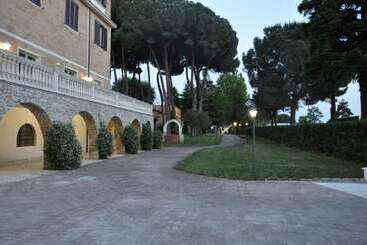 هتل Villa Maria Park
