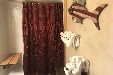 Lake View Two Bedroom, Two Bath Harbor North Luxuryloft Cottage With Private Hot Tub Overlooking Lak