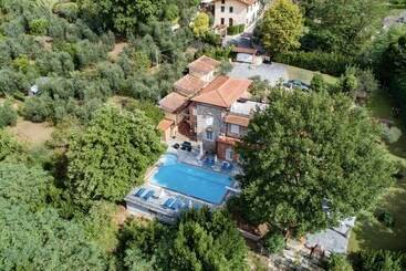 Maison Brinati Bed And Breakfast