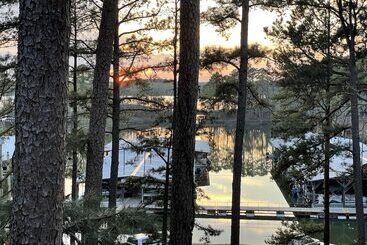 Mountain Harbor Two Bedroom Lodge Cottage By Redawning