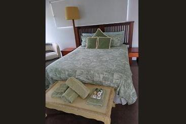 بنسيون Room In Guest Room   Cozy Room With Separate Entrance And Ensuit Bathroom