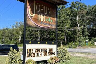 هتل آپارتمان Queen Guest Room Located At The Joplin Inn At The Entrance To Mountain Harbor, Just 2 1/2 Miles From