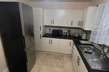 דירת נופש Remarkable 3 Bed House In Westcliff On Sea