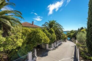 住所  Stunning 3 Bed House In Orebic