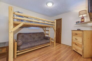 بيت ريفى Smoky Bear Hideout