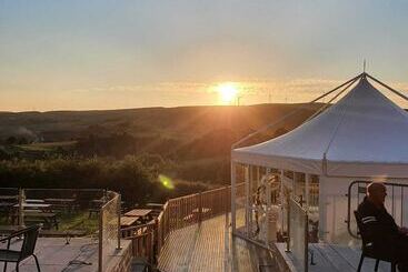 مبيت وإفطار Moorcock Inn Littleborough