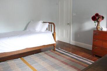 Bed and Breakfast The Wedding Cake House