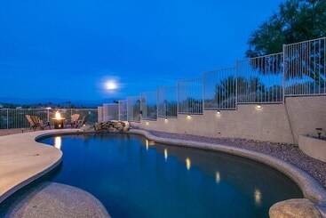Сельский дом Breathtaking Views & Htd Pool In Fountain Hills!