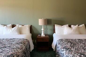 호텔 The Trail Inn   Sutton, Nebraska   Us 6 Hwy