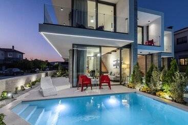 هتل آپارتمان Ikies3