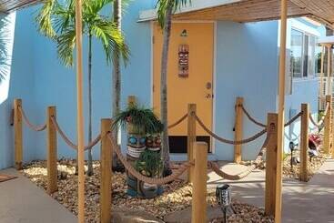 Апарт-отель Kon Tiki Inn