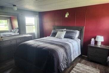 Quiet & Cozy Cottonwood Cottage In Scotia