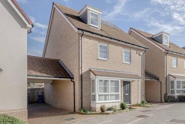 Резиденция Tms Cheerful 5bdr House! Thurrock! Free Parking!