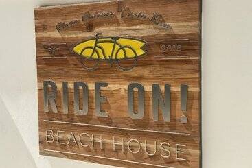 منتجع Ride On Beach House