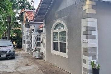 تختخواب و صبحانه Leisure Duplex At Csompo Silver Manor