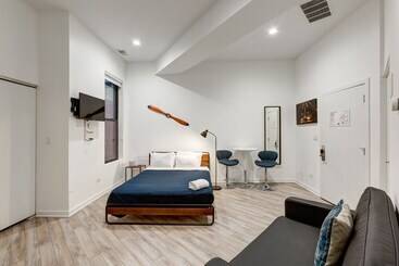 هتل آپارتمان Ground Floor Studios In Chicago By 747 Lofts