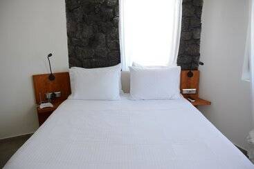 Hotel Noir Santorini