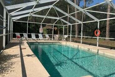 Nature Coast Inn And Cottages