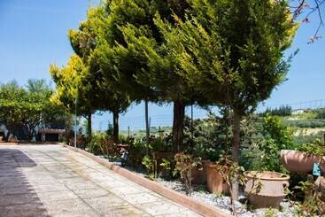 إقامة Aelia Home