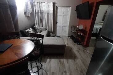 דירת נופש Residential Home   Experience Jamaica