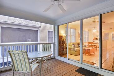 بيت ريفى A Little Slice Of Paradise By Avantstay Communal Pool, Screened In Porch, Great Location! Month Long